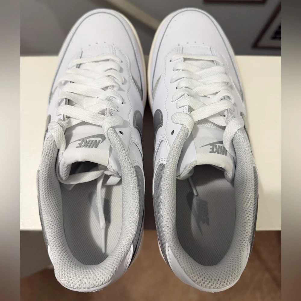 NIKE Gamma Force Sneakers - Women’s White Platform Shoes - Size 8.5 & 9